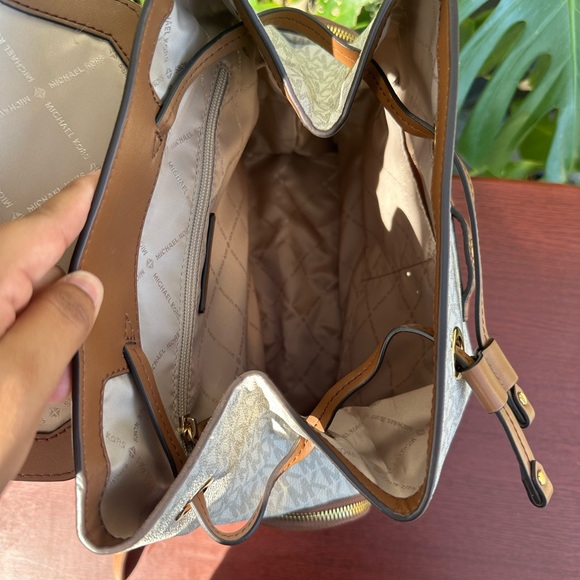 Michael Kors Large Jet set backpack - Picture 4 of 7